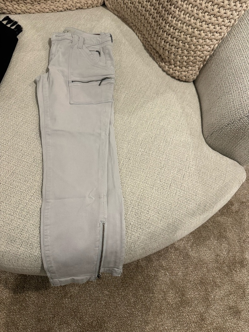 Joie Woman's Light Gray Cargo Pants with Zipper Details